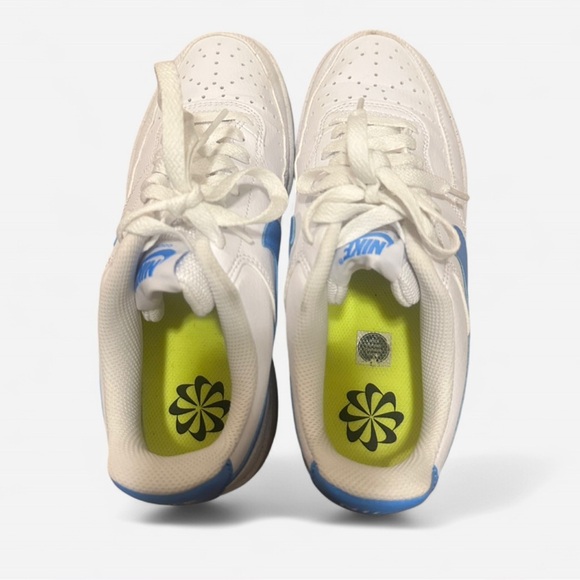 Nike White and Blue Women's Sneakers - Picture 6 of 6